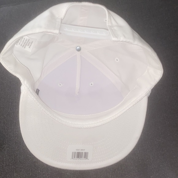 Never worn, white Decky Michelob Ultra PGA Tour 2021 SnapBack hat. - Picture 4 of 6
